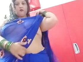 Auntee crippling a saree is get pleasure from sexual intercourse