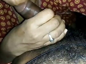 Parosh ki aunty mera lund chus rahi hai fastening 3