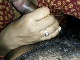 Parosh ki aunty mera lund chus rahi hai fastening 3